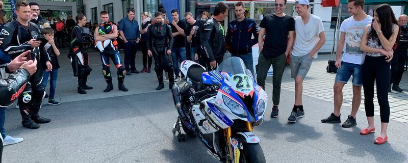 Die Aktivitäten der Motorradhändler, ihren Kunden auf Testivals - wie hier bei Motorradsport Holzleitner - Probefahrten anzubieten, scheinen zu fruchten.