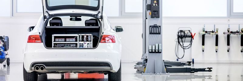 Für Validierungen in den Bereichen E-Mobilität und autonomes Fahren sind besondere Herausforderungen zu meistern. So müssen etwa vor Freigabe einer autonomen Fahrfunktion rund eine Million Testkilometer zurückgelegt werden.