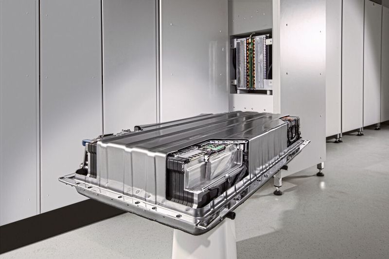 Ausgediente E-Auto-Batterien können als Energiespeicher genutzt werden. Alliance Ventures investiert nun in dieses Geschäftsmodell und den Partner The Mobility House.