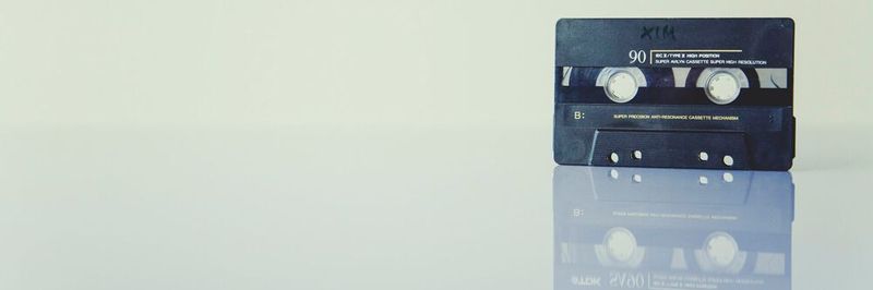 Der Walkman ermöglichte es endlich, Kassetten auch unterwegs abzuspielen, und wurde damit zur Ikone der 80er Jahre.