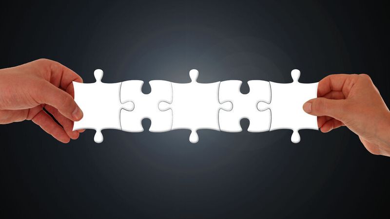 Ein Konsensmodell hilft den Teilnehmern einer Blockchain dabei, die Integrität der angehängten Blöcke kontinuierlich zu prüfen.