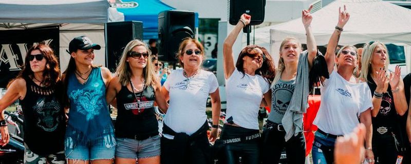 Zwischen Händlermeile, Hot BBQ und Cold Drinks – Die Biker Ladies Summerparty war ein voller Erfolg.