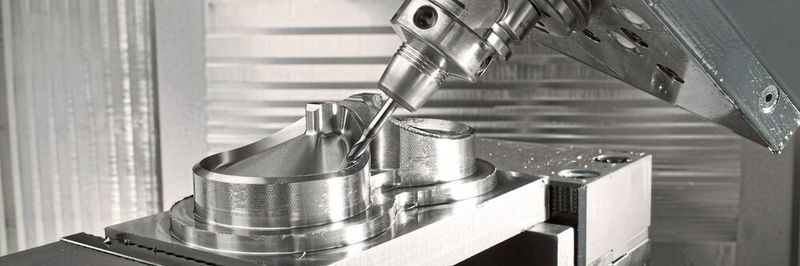 The swivel head unit offers numerous advantages with regard to the complete machining, for instance of cube shaped components.