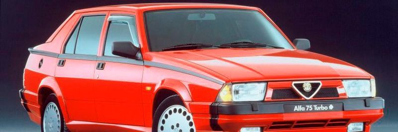 Der Alfa Romeo 75 erschien zum 75-jährigen Firmenjubiläum 1985. Alfisti verehren ihn als "letzten echten Alfa Romeo". Denn kurz nach seiner Markteinführung wurde die Marke vom Fiat-Konzern übernommen.