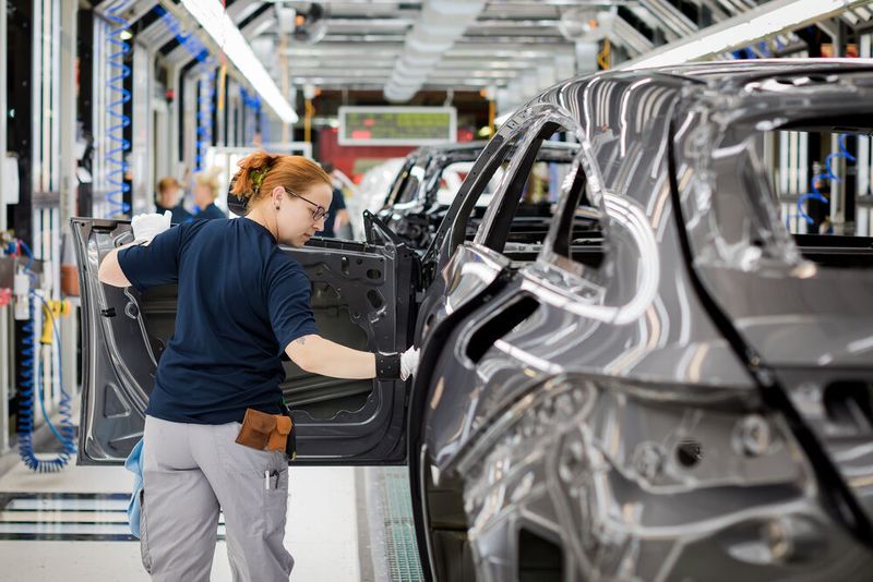 Zehn der 16 größten Autokonzerne weltweit mussten im zweiten Quartal einen Gewinnrückgang hinnehmen.
