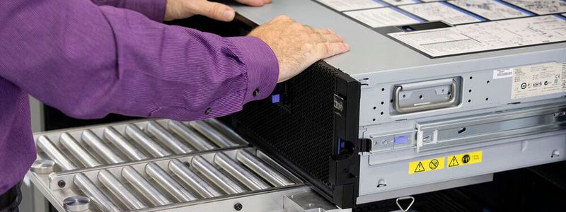 Die Hublifte, die Daxten anbietet, lassen sich seit Kurzem mit der Gleitplattform „GT-1000X“ ausstatten.