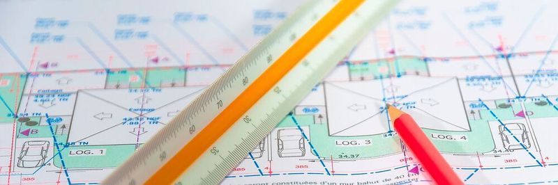 Ein Neubau wird immer im Ganzen geplant und nicht Zimmer für Zimmer gebaut, ähnlich verhält es sich bei der Auftragsentwicklung.