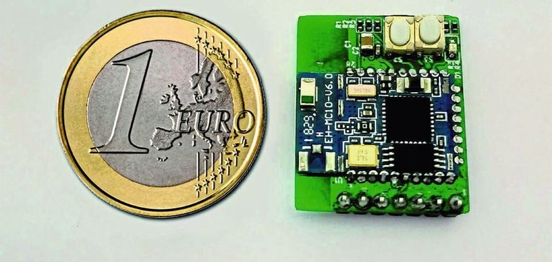 Funkmodul TC v1.3: Die Platinehat die Größe einer 1 € Münze.