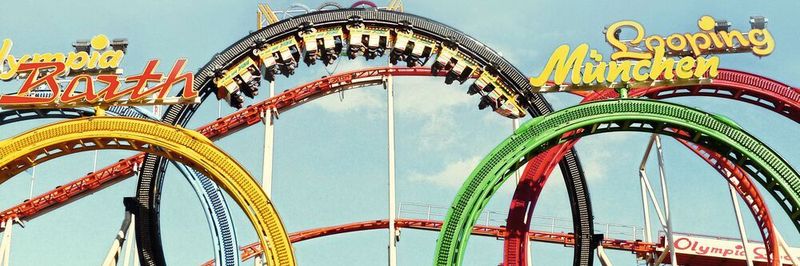 Der Olympia-Looping ist in allen Dimensionen extrem. Der relativ eng bemessene Antrieb, die sehr hohe Anzahl an Kardanwellen und die enorme Bauhöhe zwingen die Prüftechniker zu unkonventionellen Mitteln.