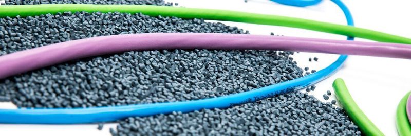 Mantelmaterialien: Passgenau ausgelegte Werkstoffe und Additive sowie besondere Fertigungsverfahren sorgen für Schutz und Performance.