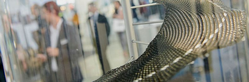 Die 300 Aussteller aus 30 Nationen zeigen auf der Composites Europe in Stuttgart Materialien, technische Lösungen und innovative Anwendungsbeispiele.