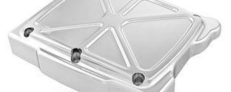 Neu im Programm von Custom Chrome: das Modell „Formula Rocker Box“, eine Zylinderkopfabdeckung, erhältlich in verschiedenen Farbausführungen, hier in Chrom.