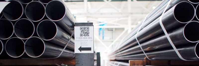Kicherer verfolgt mittels QR-Code den Weg seiner Stahlprofile durch das Lager.