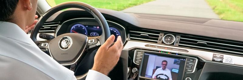 Der jetzt unter realen Bedingungen erprobte Anwendungsfall von Teleoperated Driving wurde im Aachener Ericsson Eurolab entwickelt und bei den Ericsson Innovation Days 2017 im Labor erstmals vorgestellt.