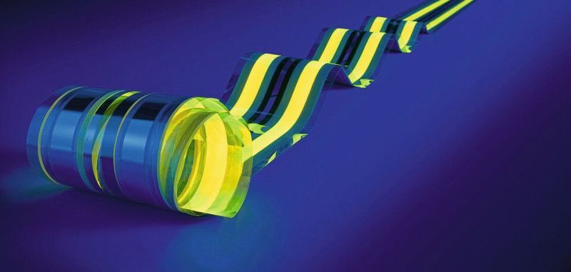 Flexibler OLED-Streifen mit einer Länge von 15 m: Auf der Pilotenserviceanlage LYTEUS lassen sich ganz unterschiedliche flexible OLEDs fertigen.