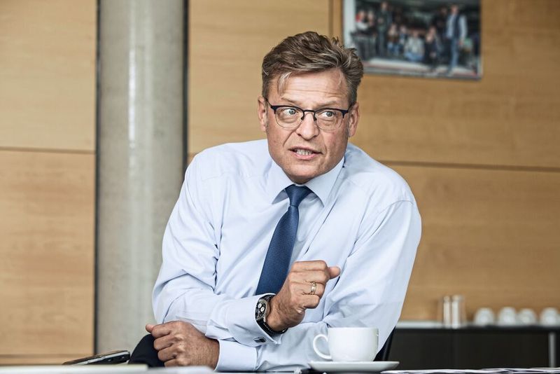 Horst Binnig, Vorsitzender des Vorstands der Rheinmetall Automotive AG: „Wir investieren rund sechs Prozent des Umsatzes in F&E und nochmals sechs Prozent in den Aufbau neuer Fertigungskapazitäten.“