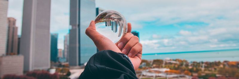 Planung und Forecasting machen einen großen Anteil des Arbeitsalltags eines Vertrieblers aus. Künstliche Intelligenz kann dabei unterstützen.