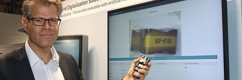 Dr. Andreas Schiffler, Software Portfolio Management for Machine Tool Systems bei Siemens: „Neben der Überwachung des Bearbeitungsraumes kann auch der Verschleiß des Werkzeuges überprüft werden.“