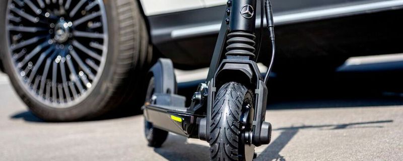 Mercedes nimmt einen E-Scooter ins Programm.