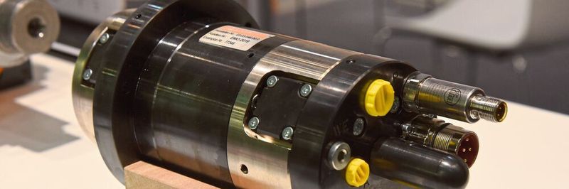 Die neue, hydrostatisch gelagerte Hochgeschwindigkeitsspindel eignet sich für Bearbeitung filigraner Strukturen.