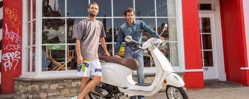 Der amerikanische Designer Sean Wotherspoon geht eine Kooperation mit Vespa ein.