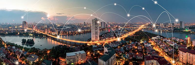 Technologiekonzerne, Start-ups und etablierte Unternehmen aus den Bereichen IT, Mobilität, Verkehr und Beleuchtung werben gemeinsam für moderne Stadtentwicklung