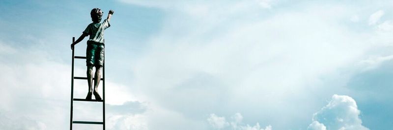 Serverless Computing entbindet den Entwickler von den lästigen Pflichten der Infrastruktur-Bereitstellung, so dass er sich seiner Hauptaufgabe widmen kann.