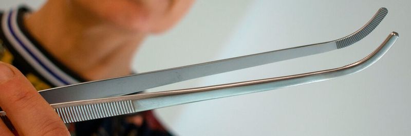 Selbst hergestellt oder zugekauft? Das war zu Zeiten bisheriger OEM/PLM-Beziehungen einem Medizinprodukt nicht anzusehen. Mit der EU-MDR ändern sich die Rahmenbedingungen – Lieferant und Abnehmer müssen neue Kooperationskonzepte finden.