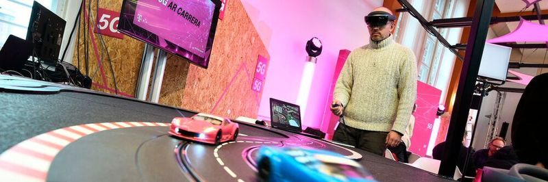 Vom Spiel zum industriellen Einsatz: 5G-fähige Augmented-Reality-Brillen werden künftig Monteure beim Zusammenbau von Maschinen unterstützen.