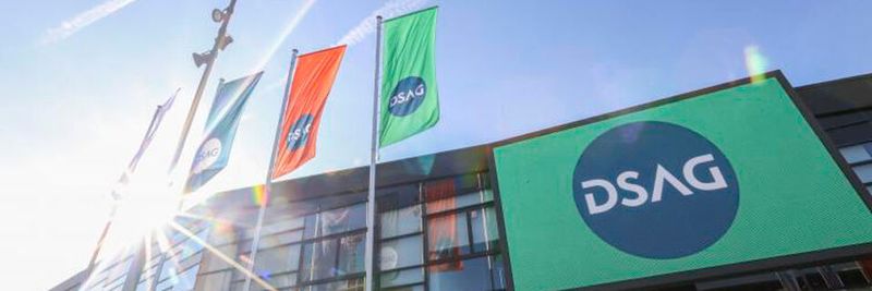 Über dem Eingang der Messe Nürnberg wehte die Flagge der DSAG.