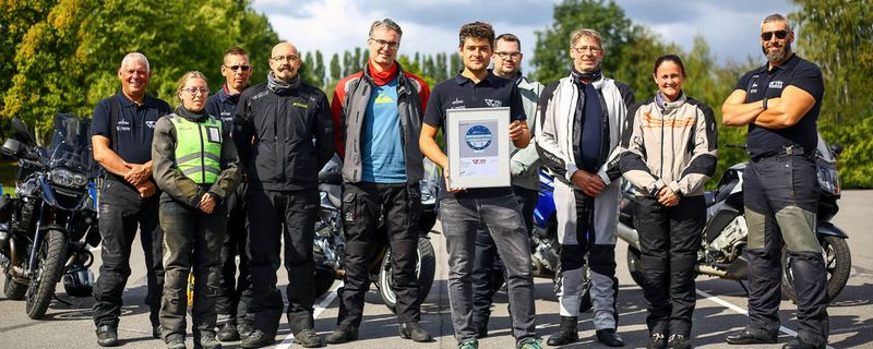 Das Team von „Ready to Ride“ wurde mit dem European Motorcycle Training Quality Label ausgezeichnet.