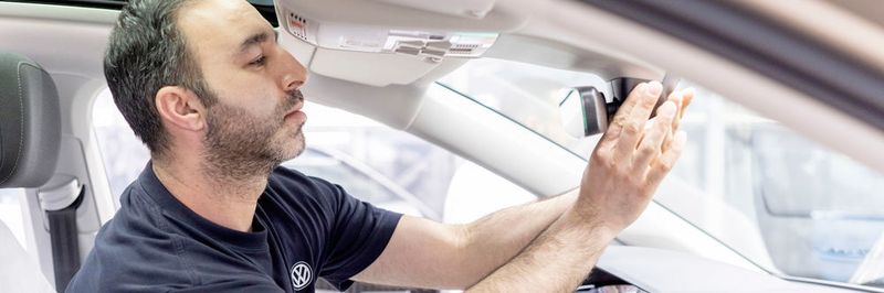 Das Werk Wolfsburg des Automobilherstellers Volkswagen freut sich über den Gesamtsieg in der Rubrik „Automotive OEM“ des „Lean & Green Award“. Für ihre ressourcenschonende Fertigung erhielten aber noch weitere Unternehmen eine Auszeichnung.