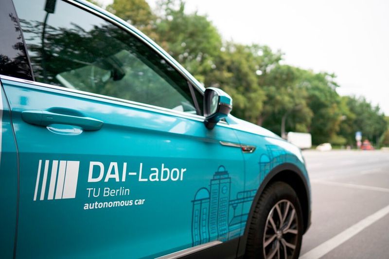 Das DAI-Labor der TU Berlin hat ein vernetztes, urbanes Infrastruktur-Testfeld mitten in Berlin entwickelt.