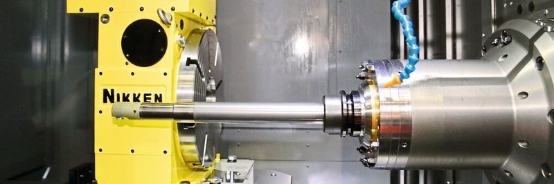 Neu können Werkzeuge mit einer Länge von bis zu 600 mm eingesetzt werden. Der Abstand von der Palettenmitte zur Spindelnase ist auf 50 mm reduziert worden.