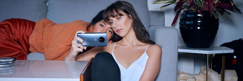 Mit dem OnePlus 7T präsentiert der chinesische Hersteller ein Premium-Smartphone mit einer kreisförmigen Dreifachhauptkamera.