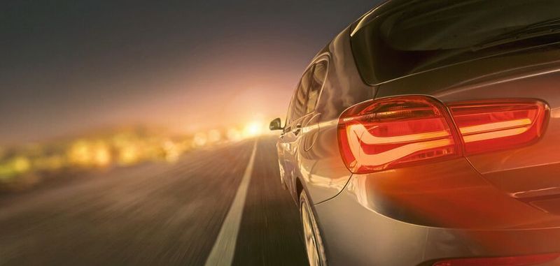 Rückleuchten im Fahrzeug: Während der Entwicklung müssen sowohl LED- und OLED-Leuchten photometrisch untersucht werden.