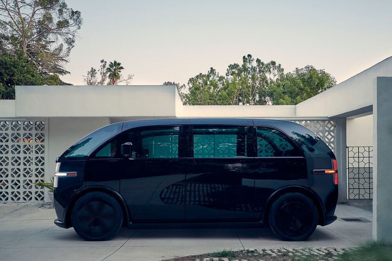 Der Elektrovan Canoo fährt elektrisch – und nutzt die Vorteile der Antriebstechnik auch beim Packaging aus.