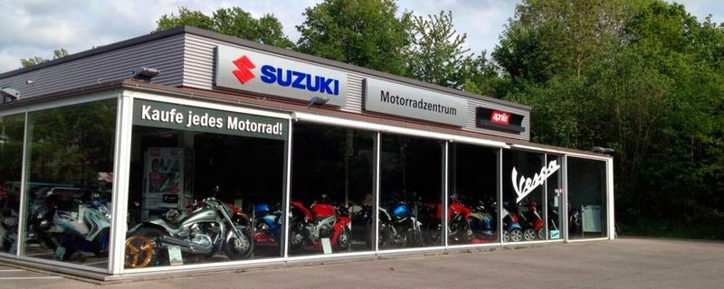 Das Motorradzentrum FFB sucht einen Zweiradmechatroniker zur Verstärkung seines Teams.