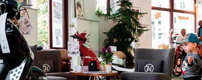 La Dolce Vita und Rollerfeeling: Wer das möchte muss nur nach Leipzig fahren und dem Rock-e-Roller Store einen Besuch abstatten.