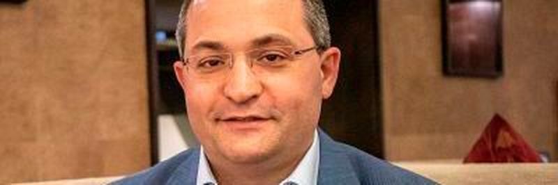 Denis Bederov ist Weltraum- und Systemwissenschaftler und Amateurfunker. Als Entrepreneur treibt er neue Zukunftsentwicklungen verantwortungsbewusst voran.