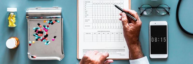 Das Internet of Things kann auch im Gesundheitssektor für Effizienz und Transparenz sorgen – doch der Einsatz entsprechender Technologien birgt auch Risiken.