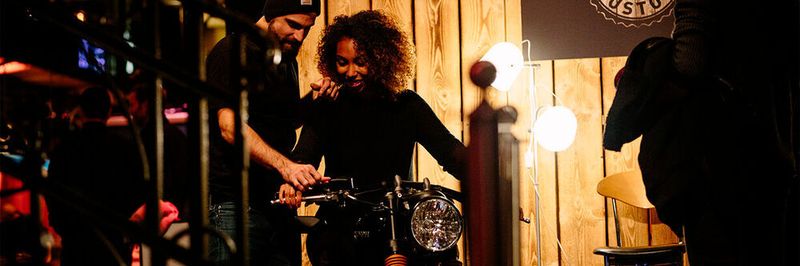 Für Bike-Fans besonders interessant: Triumph Motorcycles haben angekündigt auf der Man´s World 2019 eine Premiere zu feiern.