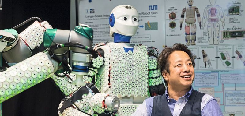 Am Lehrstuhl für Kognitive Systeme entwickelt Gordon Cheng mit seinem Team künstliche Haut für humanoide Roboter und menschenähnliche Maschinen, die taktile Rückmeldung bei Annäherung und Berührung gibt.