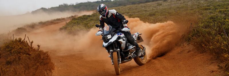 Die BMW R 1250 GS ist weiterhin unangefochten auf Platz eins der Neuzulassungen der Krafträder.