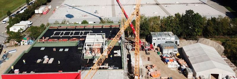 Es geht voran auf der Baustelle des SpaceNet Datacenter im Osten Münchens.