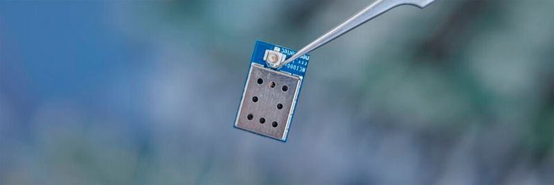 Für NeoMesh vorkonfigurierte Wireless-Module messen 11 x 18 x 2,5 mm³