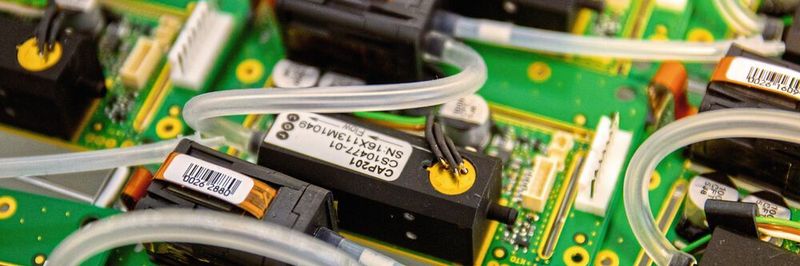 Das CAP201 in der Produktion: Als erfahrener Anbieter von Sensoren zur Gasanalyse verfügt Corscience über ein ausgereiftes und bewährtes OEM-Modul zur Kapnografie in der Notfallmedizin und in klinischen Anwendungen.