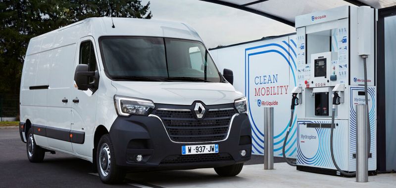 Tankt jetzt auch Wasserstoff: der Renault Master Z.E. Hydrogen mit Brennstoffzelle als Range Extender.