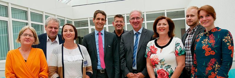 Von links nach rechts: Elke Meindl, Karl-Heinz Müller (beide AKDB), Aleksandra Weigel (Landkreis Wunsiedel i. Fichtelgebirge), Dr. Florian Kunstein, Felix Kummer (beide AKDB), Prof. Dr. Richard Göbel (iisys), Prof. Dr. Beatrix Weber (iisys), Marc Lehmann (iisys), Stephanie Kitzing (iisys).
