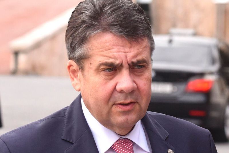 „Ich habe mich nicht ins Spiel gebracht und bin nicht offiziell vom VDA angesprochen worden“, sagt Sigmar Gabriel über die Debatte.